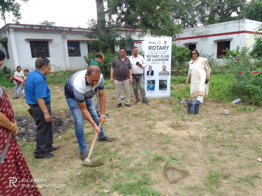 श्रम दान by members of #RotaryClub of Lucknow 