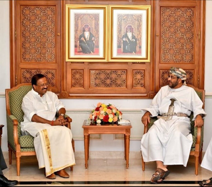 Muralitharan met Oman's Economy Minister, addressed the Indian community in Muscat
