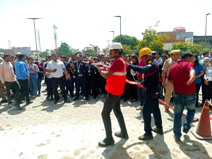 Fire fighting exercise took place in Bareilly's Phoenix Mall, 300 people participated