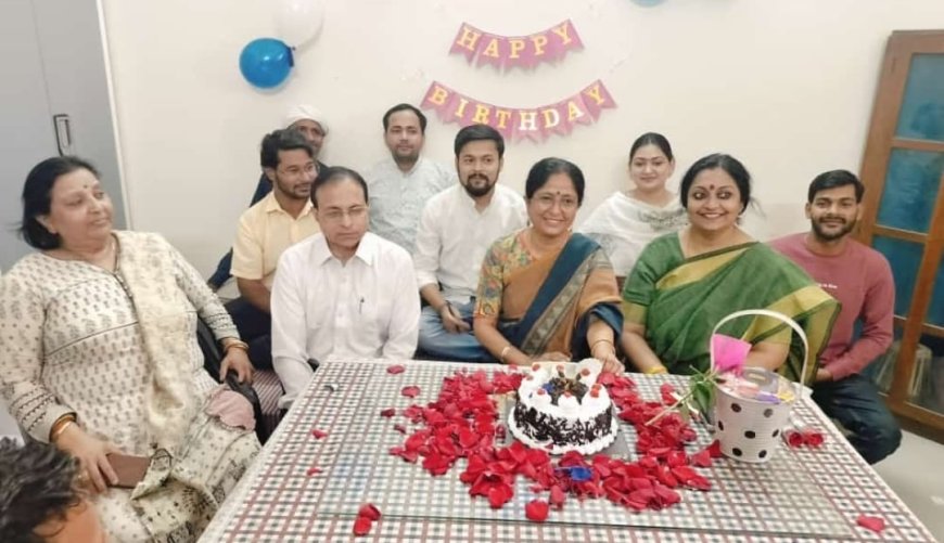 Teachers and students of Bhatkhande University celebrated the birth of Dr. Seema Bhardwaj with pomp