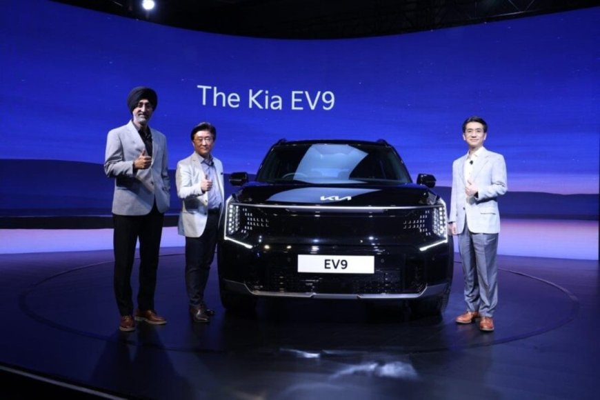 Kia Unveils All-New EV9 and Carnival Limousine