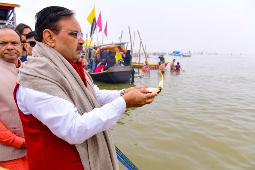 Rajasthan CM Bhajanlal Takes Holy Dip at Sangam, Praises Yogi for Maha Kumbh Organization