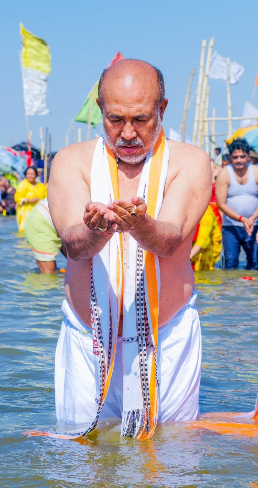 Manipur CM Takes Dip at Triveni Sangam