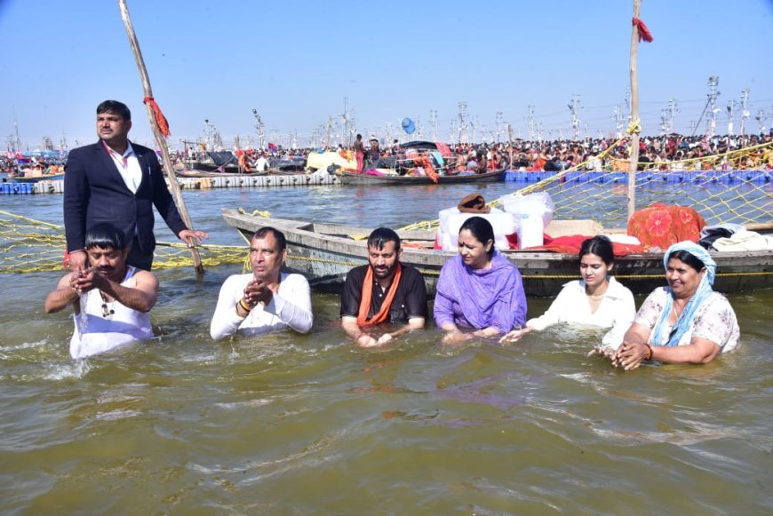 Haryana CM Nayab Singh Saini Takes Dip at Sangam with Family