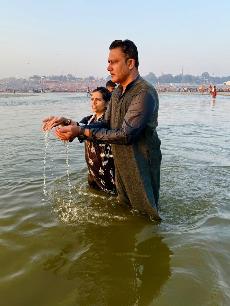 Anil Kumble Takes a Holy Dip at Sangam, Shares Pictures on Social Media