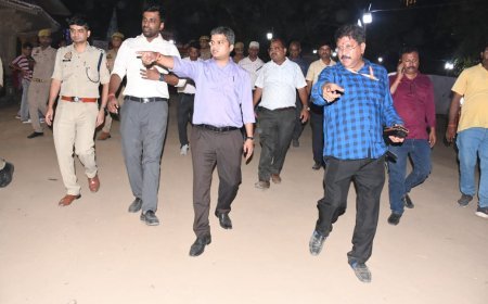 Prayagraj DM reached Sangam to check arrangements regarding Chhath Puja