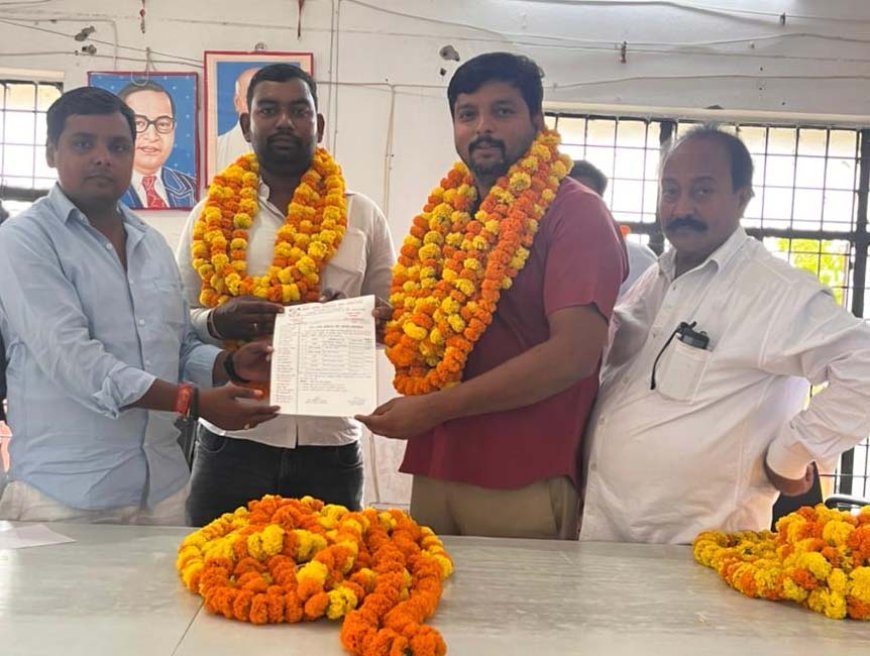 Vikas Ojha became president of Lekhpal Association and Anand became minister