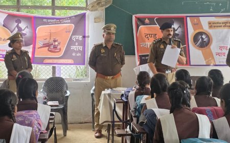 Inspector Phulpur honored the winning girl students in 'Criminal Law' essay competition 