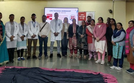 400 La Martiniere Students Become Life-Savers in Major KGMU-Freedom Trust CPR Workshop