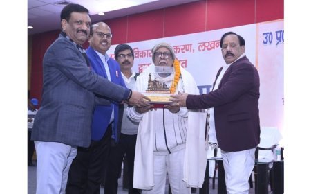 Narayanji Gopal Honored for Lifetime Excellence Lucknow