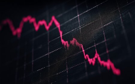 Sensex Slips 42 Points as IT Drags