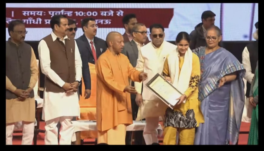 Study Hall DOSTI Student Honoured by CM Yogi Adityanath