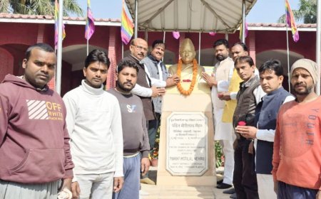 Tributes Paid to Legacies of Motilal Nehru and 'Frontier Gandhi' in Prayagraj