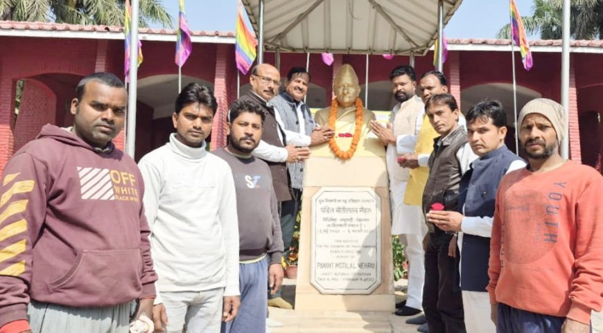 Tributes Paid to Legacies of Motilal Nehru and 'Frontier Gandhi' in Prayagraj