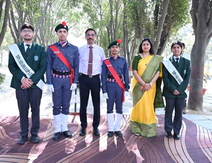 DPS Shaheed Path Hosts Grand War Trophy Unveiling Ceremony
