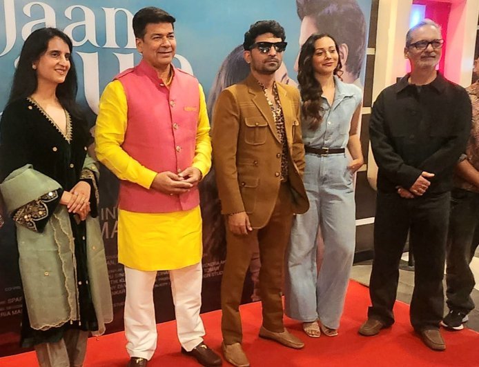 Jatin Sarna and Madhurima Roy Shine at Bareilly Special Screening of ‘Na Jaane Kaun Aa Gaya’