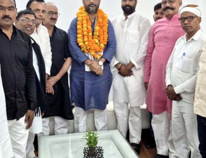 Congress National Secretary Rajesh Tiwari Celebrates Eid in Prayagraj; Calls for Unity Amid Economic Critique