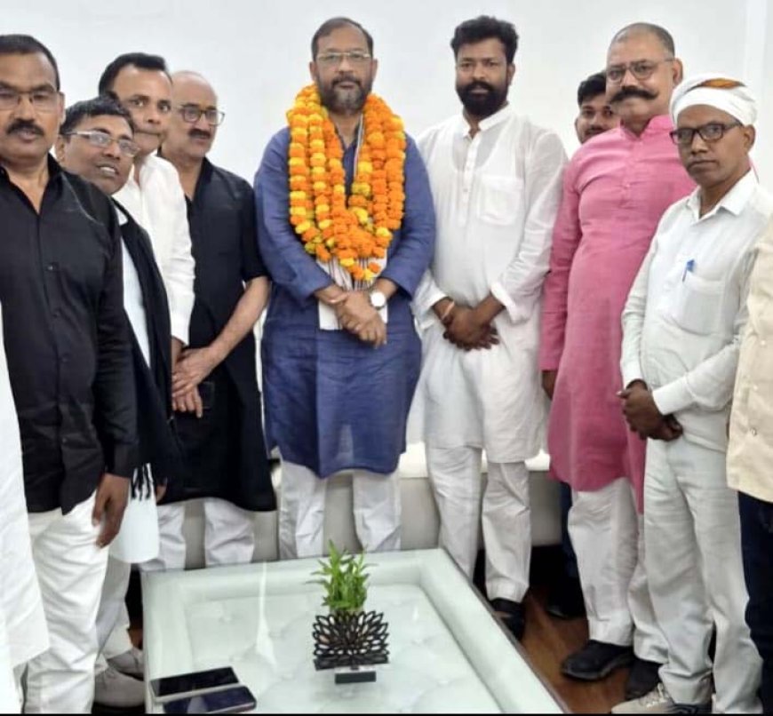 Congress National Secretary Rajesh Tiwari Celebrates Eid in Prayagraj; Calls for Unity Amid Economic Critique