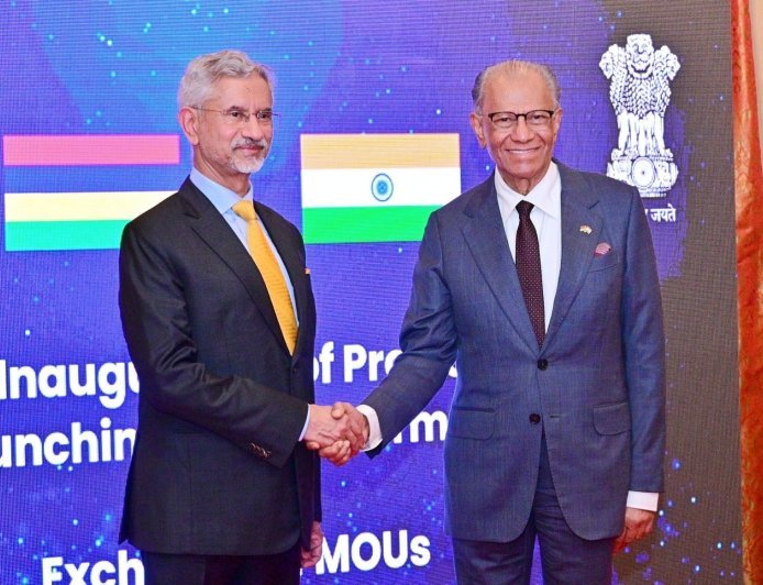 India and Mauritius Strengthen Ties: EAM Jaishankar Inaugurates 11 Development Projects