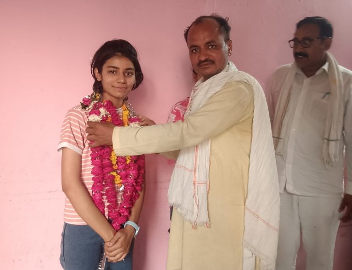 Ankita Shukla Secures 5th District Rank in UP Board High School Results