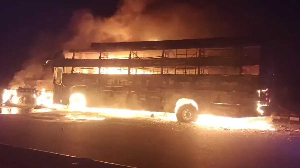 Two dead, 15-20 passengers injured after bus collides with tanker on Agra-Lucknow Expressway