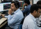 Sensex Slips 142 Points - Banks Bleed, Small Caps Hold