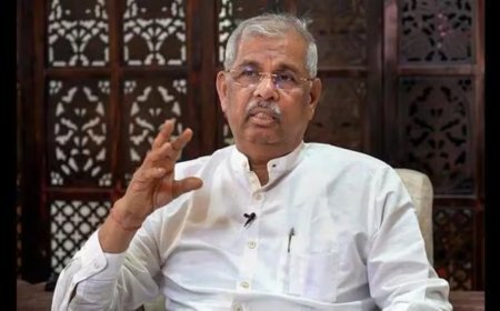  Kerala Governor Rajendra Arlekar Calls Out UDF Government After Police Band Cuts Vande Mataram 