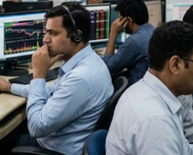 Sensex Slips 142 Points - Banks Bleed, Small Caps Hold