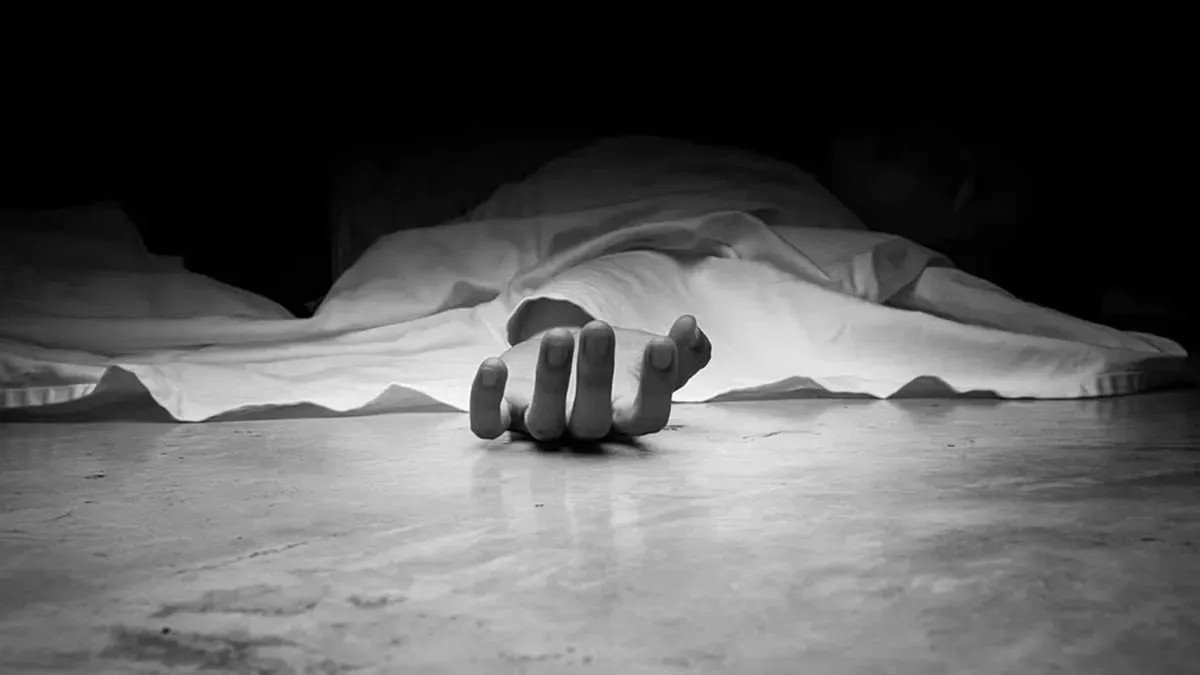 Five Year Old Girl Dies Falling From Tenth Floor Delhi Balcony