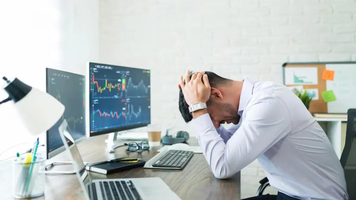 Sensex and Nifty Tumble Over One Percent at Opening Bell