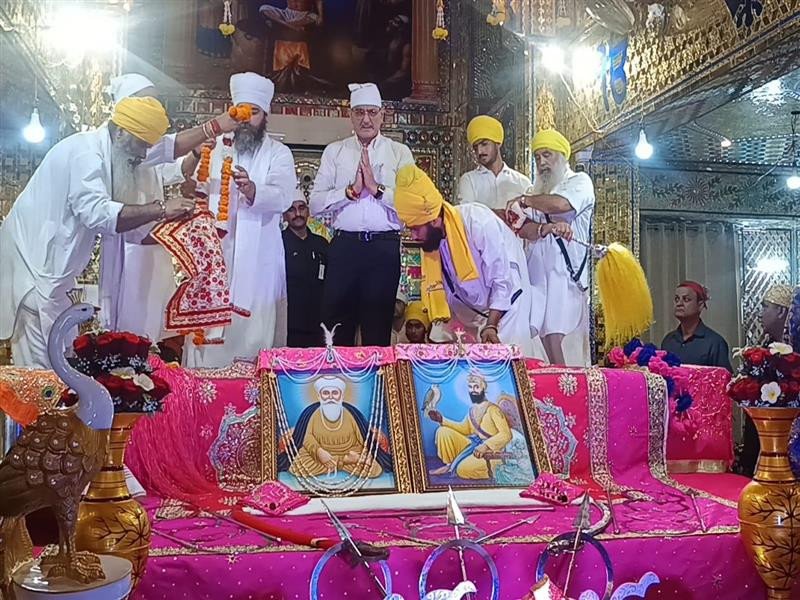 Governor Inaugurates New Main Darbar Sahib At Fatehpur Peeth