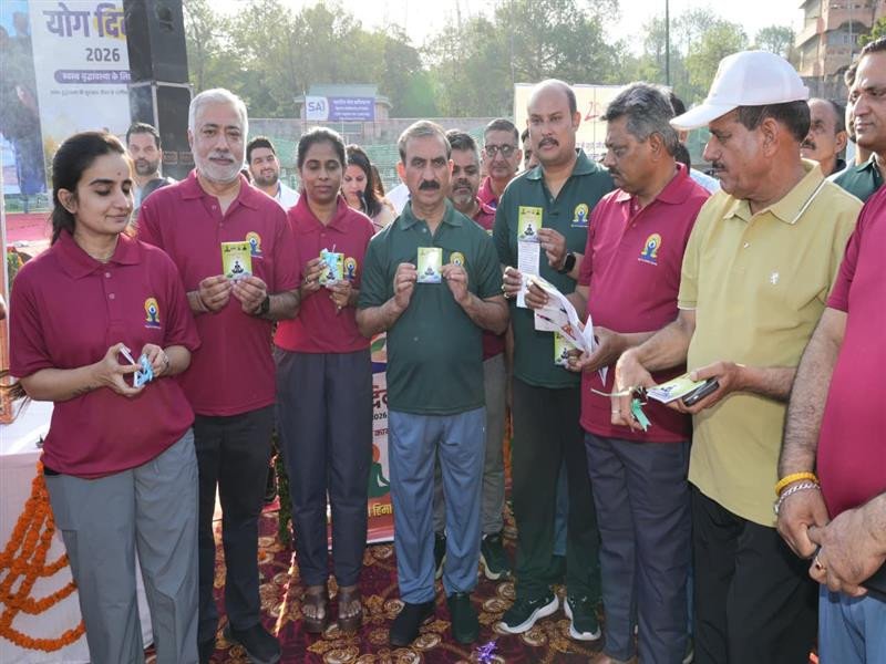 CM Sukhu Performs Yoga With 2,000 Participants In Hamirpur