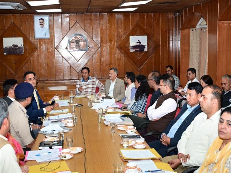 Revenue Minister pushes DCs to unlock idle government land fast