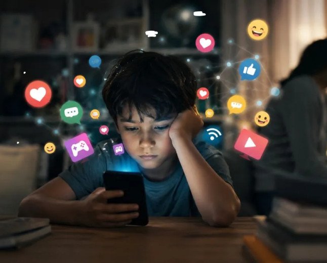 Should India Ban Social Media For Under-16s? Experts Split Over Policy