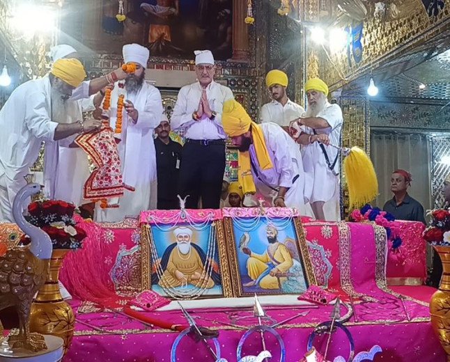 Governor Inaugurates New Main Darbar Sahib At Fatehpur Peeth