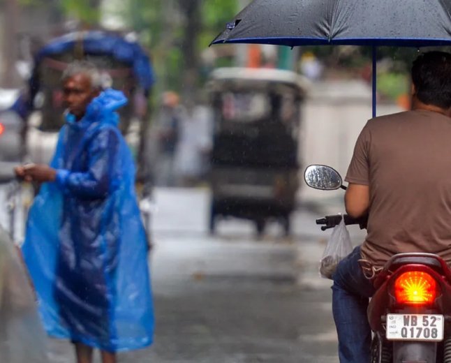 Monsoon Hits Kerala Cost Triggering Heavy Rain Warnings Across Vulnerable Southern States