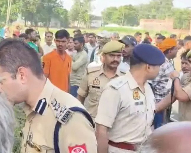 Three Members Of Family Murdered Bodies Dumped Outside Prayagraj House