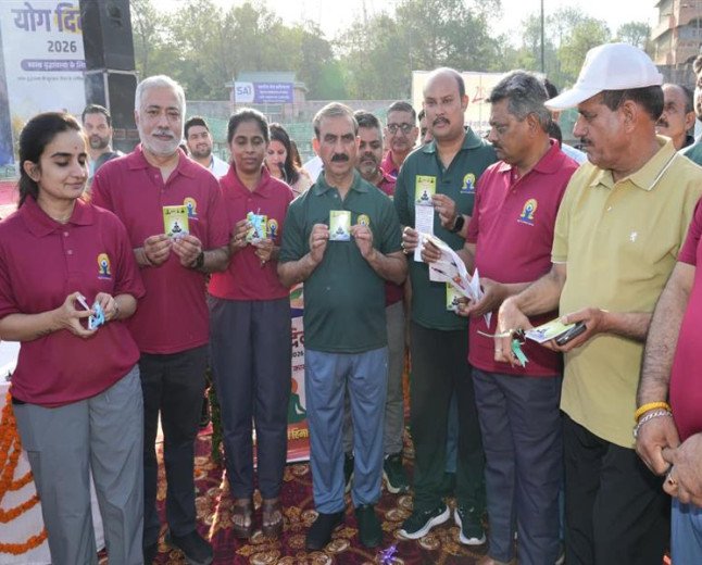 CM Sukhu Performs Yoga With 2,000 Participants In Hamirpur