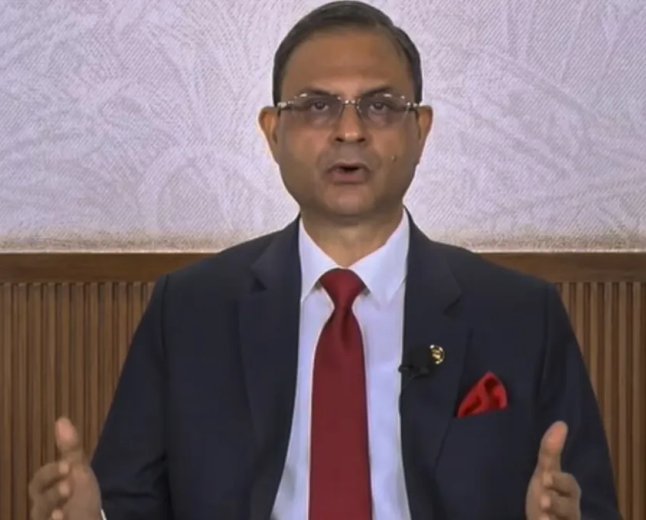  RBI holds rates, cuts growth forecast — West Asia war bites
