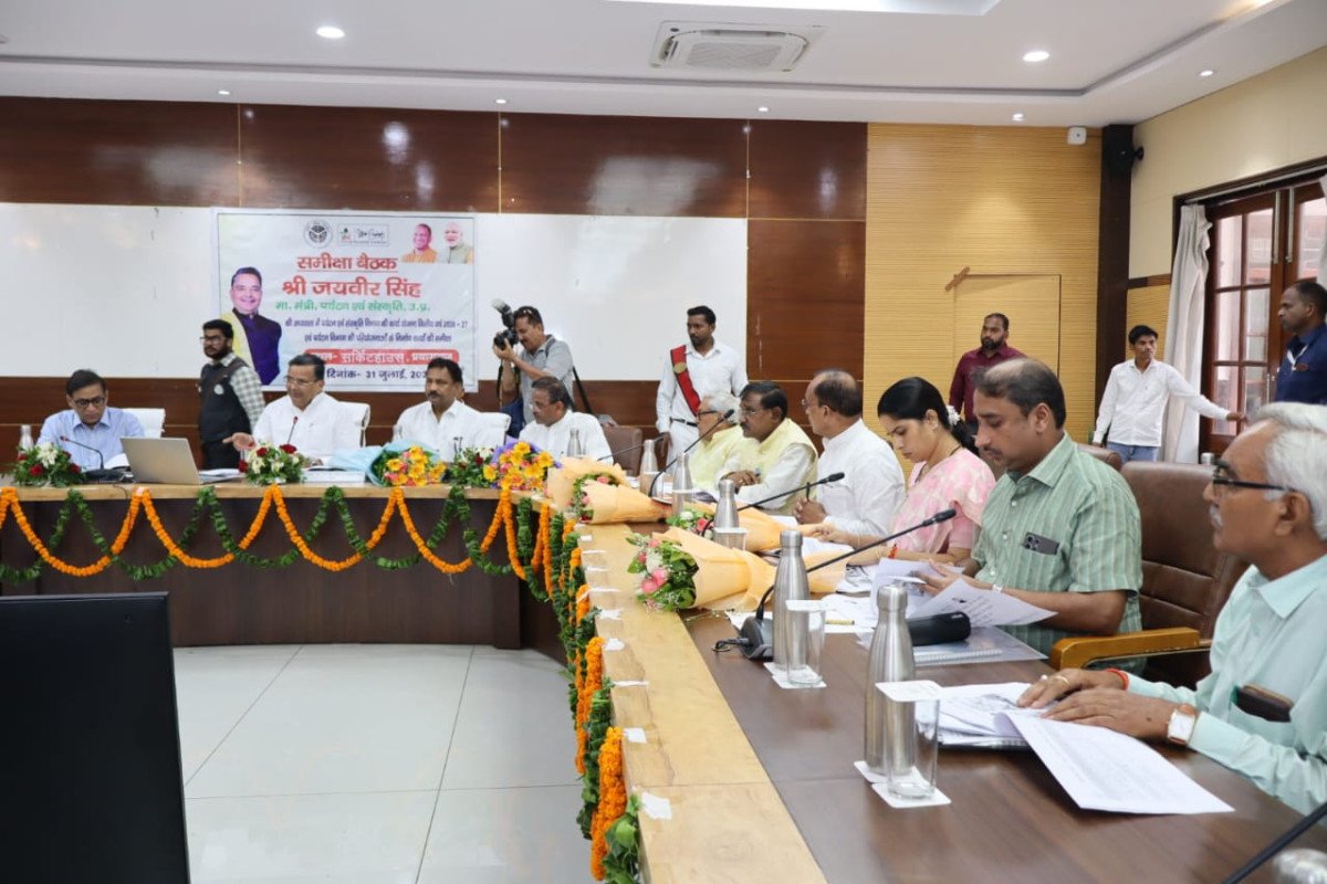 Ambedkar Nagar CDO Pushes for ODF Plus Excellence in SBM-G Review Meeting