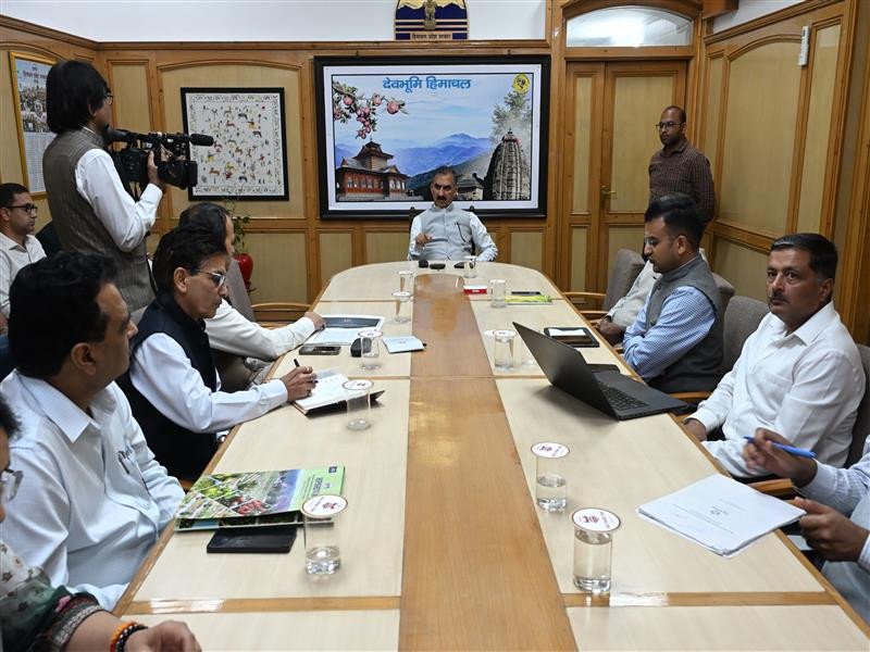Himachal CM releases Rs 45 crore to clear pending apple procurement dues