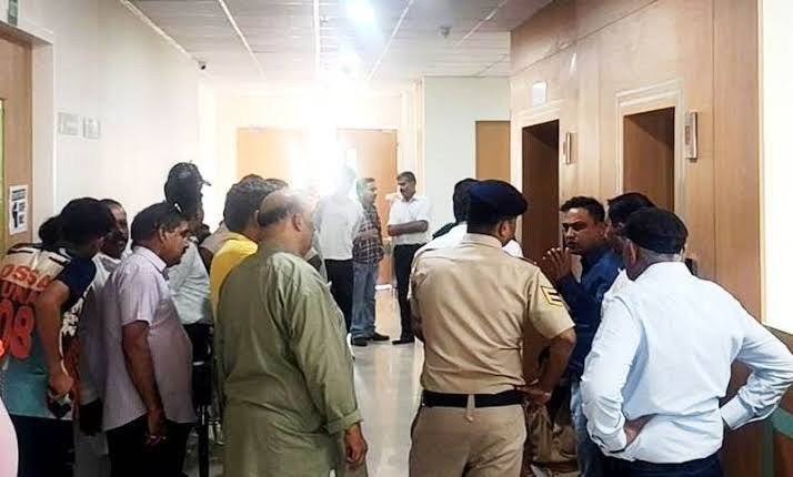Thirteen People Rescued From Overloaded Una Hospital Lift After Eight Hour Operation