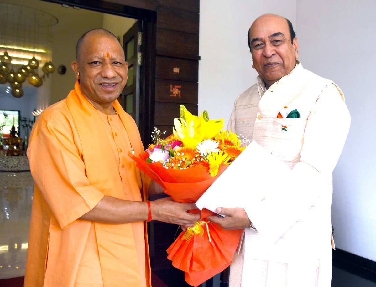 Bihar Governor Lt. Gen. (Retd.) Syed Ata Hasnain Holds Courtesy Meeting with UP CM Yogi Adityanath in Lucknow 