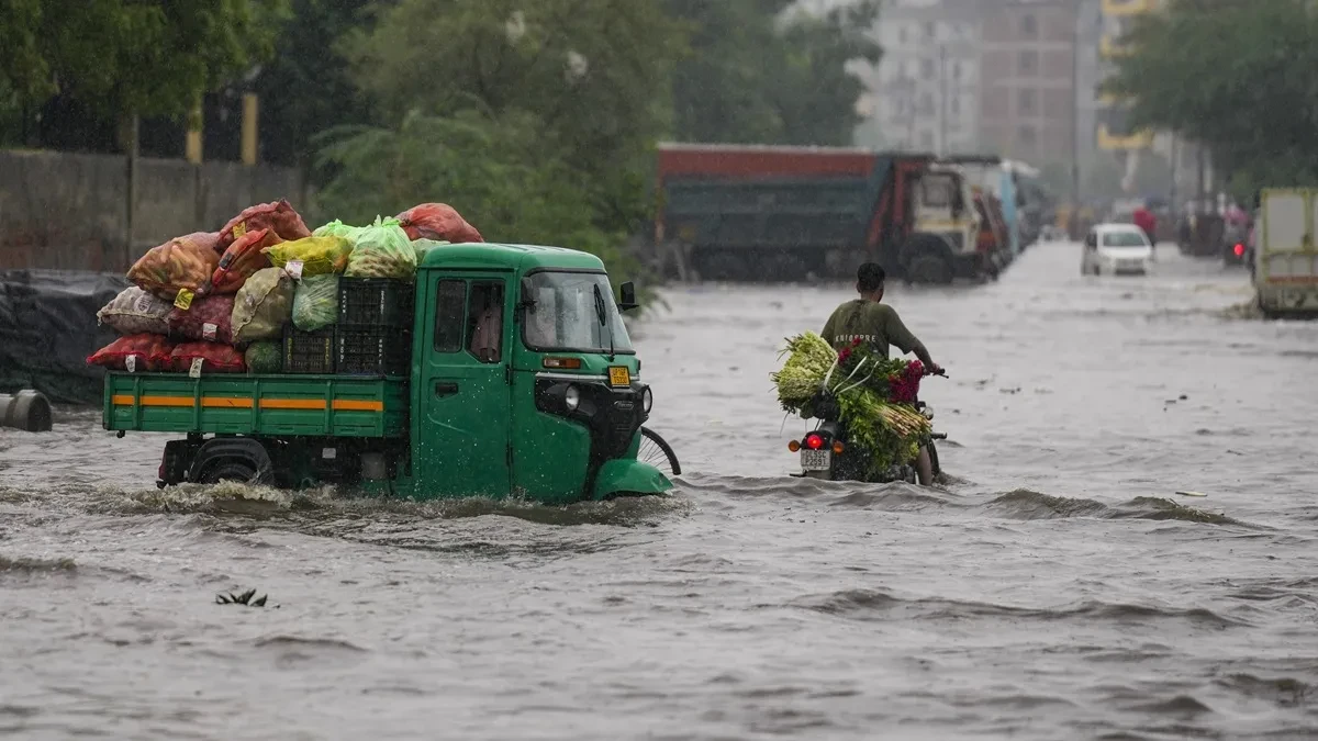 Relentless monsoon downpour paralyzes Delhi-NCR as major roads turn into rivers