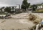 Meteorological Department Issues Severe Rain Alerts Across Uttar Pradesh Cities Facing Heavy Waterlogging  