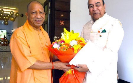 Bihar Governor Lt. Gen. (Retd.) Syed Ata Hasnain Holds Courtesy Meeting with UP CM Yogi Adityanath in Lucknow 