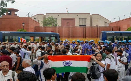 Delhi Police Refutes Viral Claims Of Using Pellet Guns Against Student Protesters
