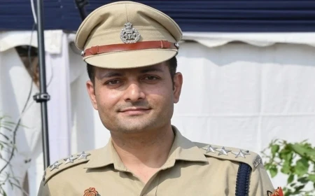 Delhi Police File Case After Senior Officer Injured In Jantar Mantar Violence