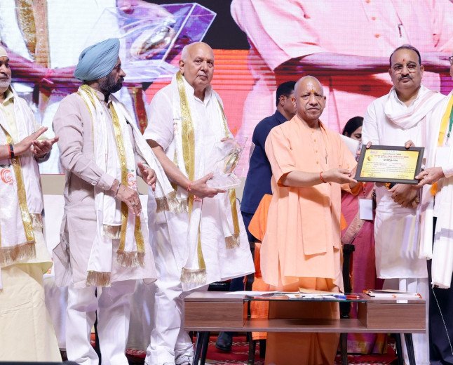 CM Yogi Adityanath Launches UP Mango Festival 2026; Honors Progressive Farmers to Boost Horticulture Market