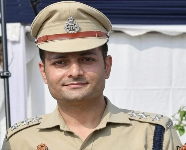 Delhi Police File Case After Senior Officer Injured In Jantar Mantar Violence